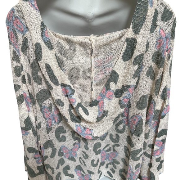 POL Oversized Butterfly Pullover Sweater - Picture 3 of 4